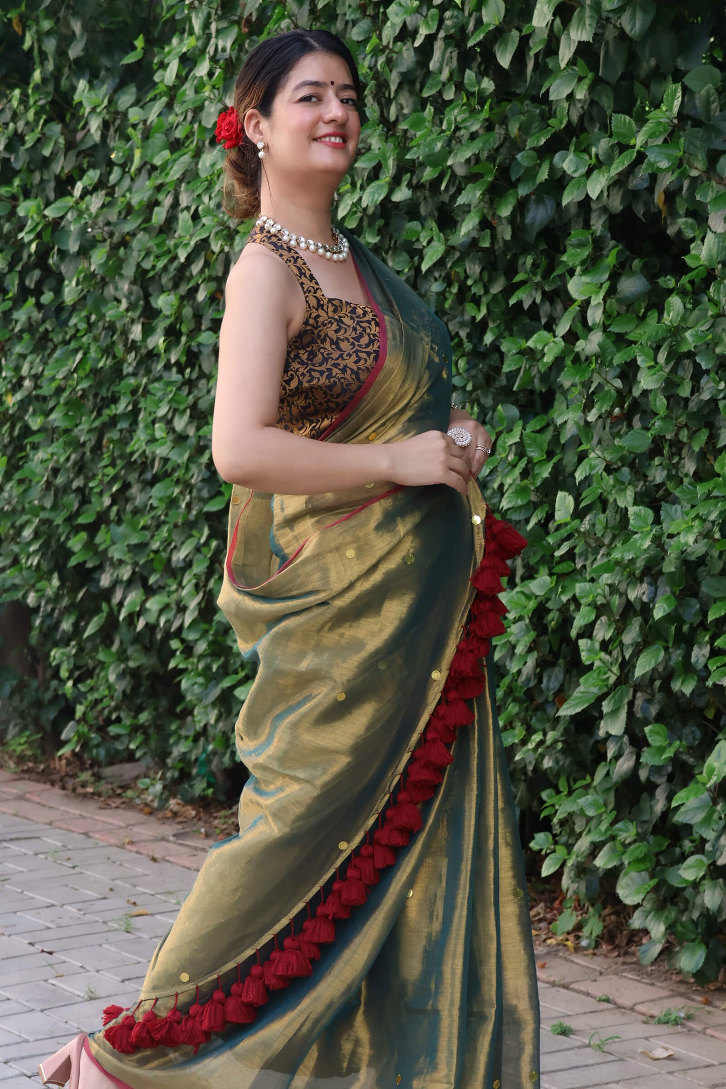 Demure - Elegant Tissue Saree Without Blouse