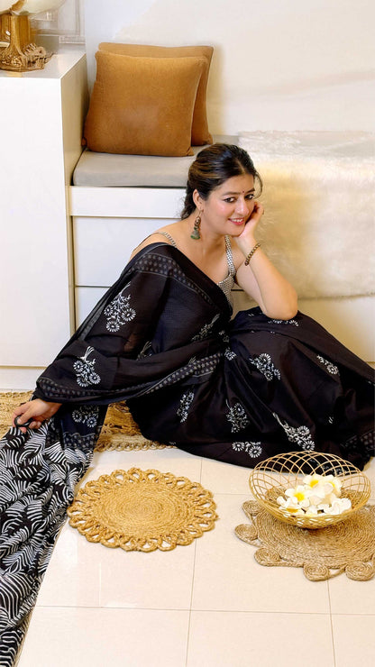 Midnight Bloom – Printed Mul Cotton Saree With Blouse