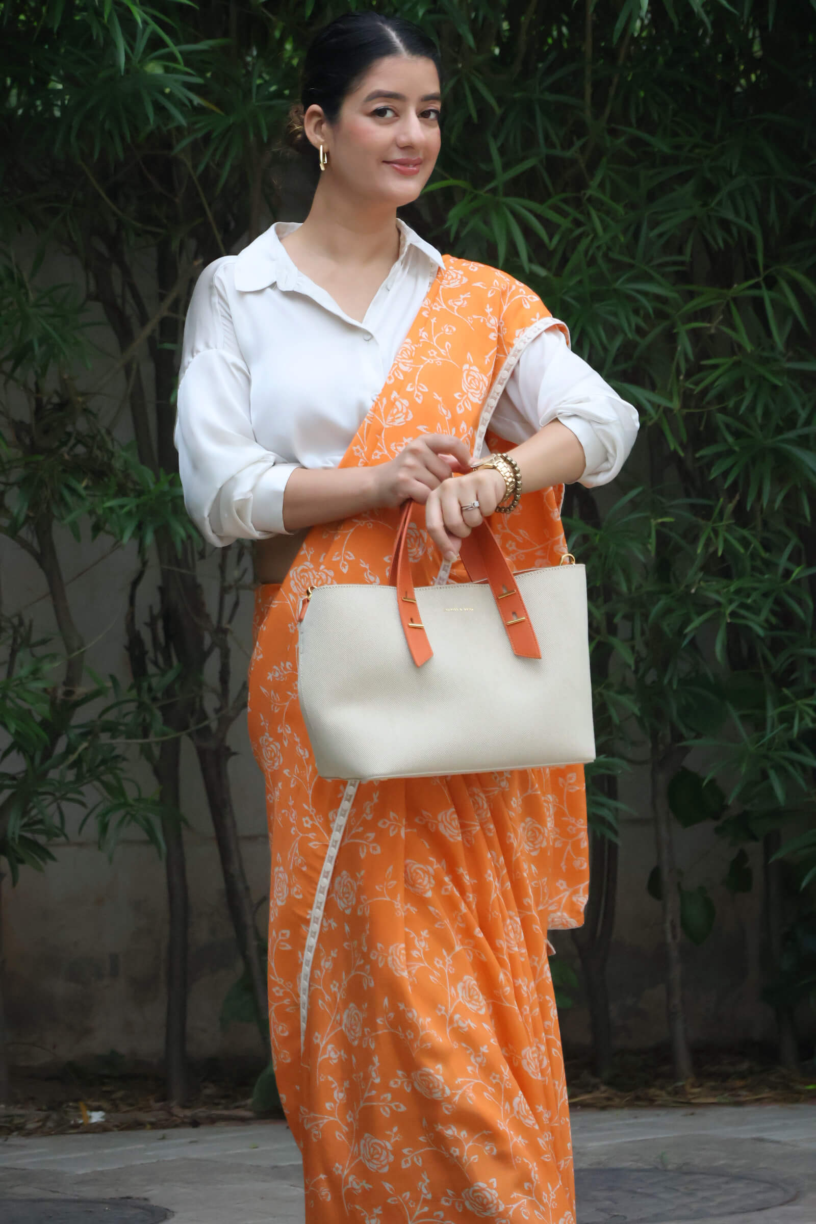 Muslin rose print saree with blouse