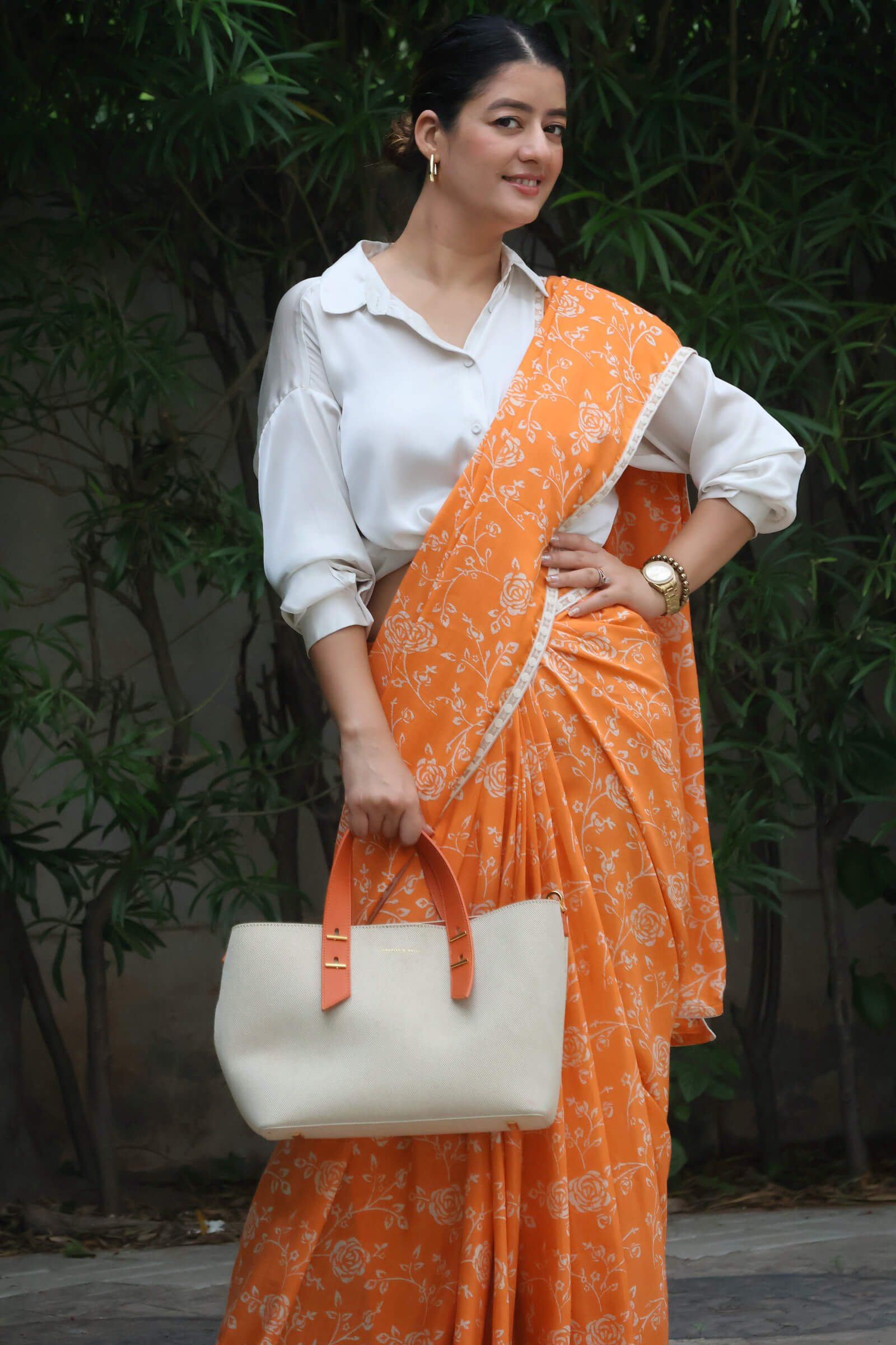 Muslin rose print saree with blouse
