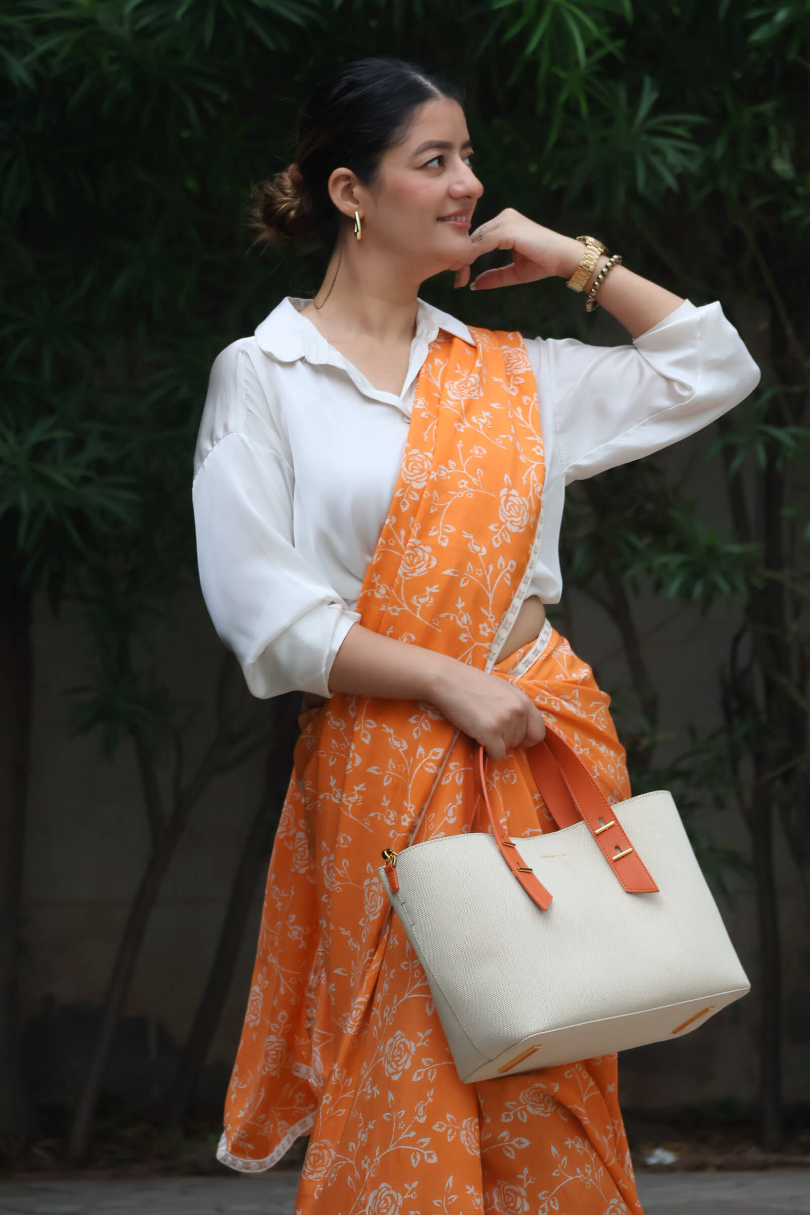 Muslin rose print saree with blouse